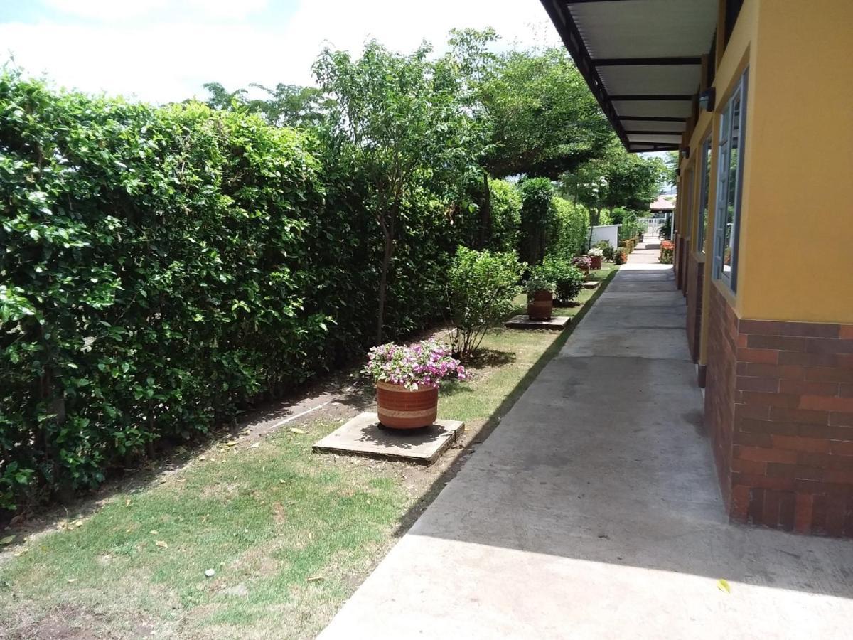 C&H Casa Campestre El Oasis Ricaurte Girardot Bed & Breakfast Exterior photo