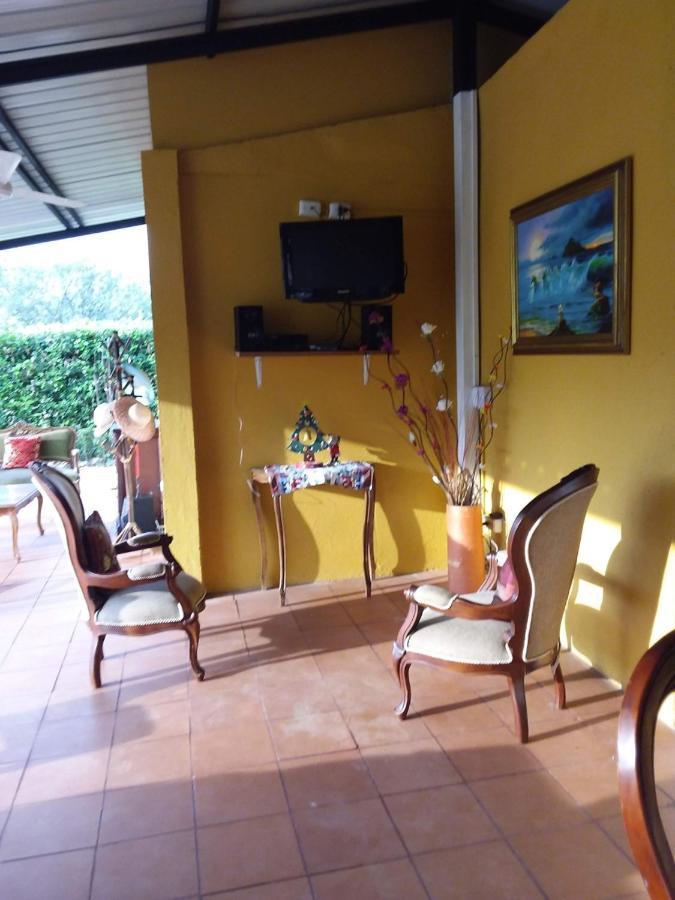 C&H Casa Campestre El Oasis Ricaurte Girardot Bed & Breakfast Exterior photo